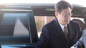 이재명, '혜경궁 김씨' 의혹에 오늘도 '묵묵부답'