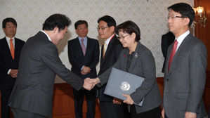 이 총리, 규제개혁위원회 신임 민간위원에 위촉장 수여