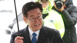 [현장영상] 결백 주장하며 피의자 소환된 이재명…"검찰이 잘 판단할 것"