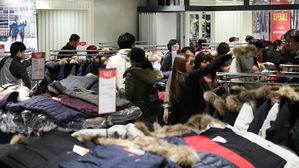 경기 둔화 우려에 소비심리 21개월 만에 최저&hellip;집값 전망도 ↓