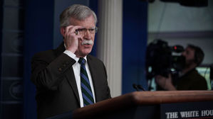 모처럼 입 연 볼턴&hellip;"北, 열린 문으로 걸어들어와야" 톤 낮추기