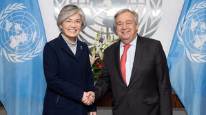 강경화, 유엔총장 면담&hellip;한반도 비핵화&middot;평화 지지 당부