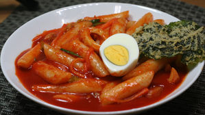 [친절한 경제] '국민 간식' 떡볶이, 한류 타고 인기몰이