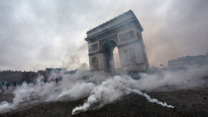 프랑스 정부, 유류세 인상 철회&hellip;'노란조끼' 시위에 백기
