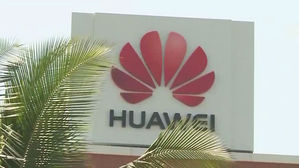 '아이폰으로 새해 인사 올려 망신' 화웨이, 책임자 중징계