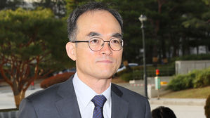 문무일, 사법농단 등 수사 불가피성 강조&hellip;"민주주의 정립 과정"