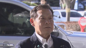 "심려 끼쳐 송구" 윤장현, 피의자 신분 검찰 출석