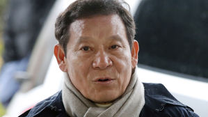 윤장현 2차 검찰 조사&hellip;선거법 위반 혐의 재차 부인