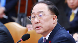 홍남기 "시장 기대와 달랐던 정책, 현장목소리 담아 보완"