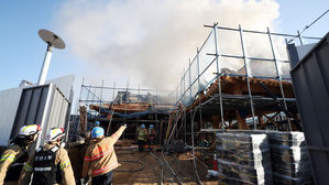 인천 송도 한옥마을 내 공사장서 불