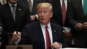 GM 공장폐쇄에 뿔난 트럼프 "전기차에 집중 성공 못할 것"