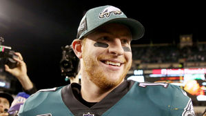 NFL 필라델피아 쿼터백 웬츠, 척추 골절&hellip;시즌아웃 가능성