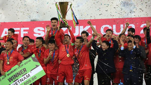 '박항서 매직'에 베트남이 발칵&hellip;총리도 벌떡 일어나 환호