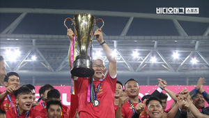 기도하는 박항서&hellip;'박항서 매직' 통한 결승전 하이라이트