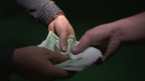 "사건 축소해줄게" 음주 운전자에 뇌물 받은 경찰관 구속