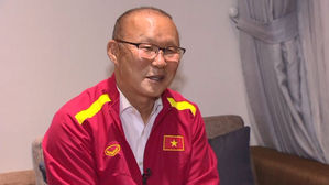 [풀영상] "히딩크 감독과 대결한다면&hellip;" 박항서 감독 SBS 단독 인터뷰