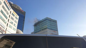 인천 부평동 상가 건물 화재&hellip;56명 대피&middot;1명 병원 이송