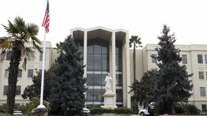 美 예수회, 아동 성학대 혐의 사제 89명 명단 공개