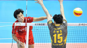 서재덕&middot;최홍석 50점 합작&hellip;한국전력, 17경기 만에 시즌 첫 승