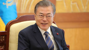 문 대통령 "경제실패 프레임 안타까워&hellip;국민에 성과 전달 안 돼"