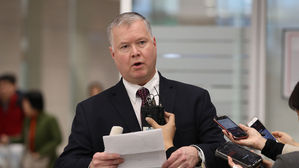 비건 "인도적 지원 영향 없도록 美 국민 北 여행 금지 재검토"