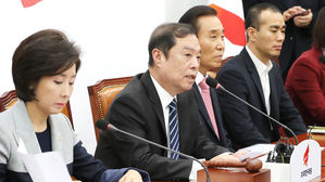 한국당, 靑 특감반 의혹 총공세&hellip;"조국 직권남용&middot;직무유기 고발"