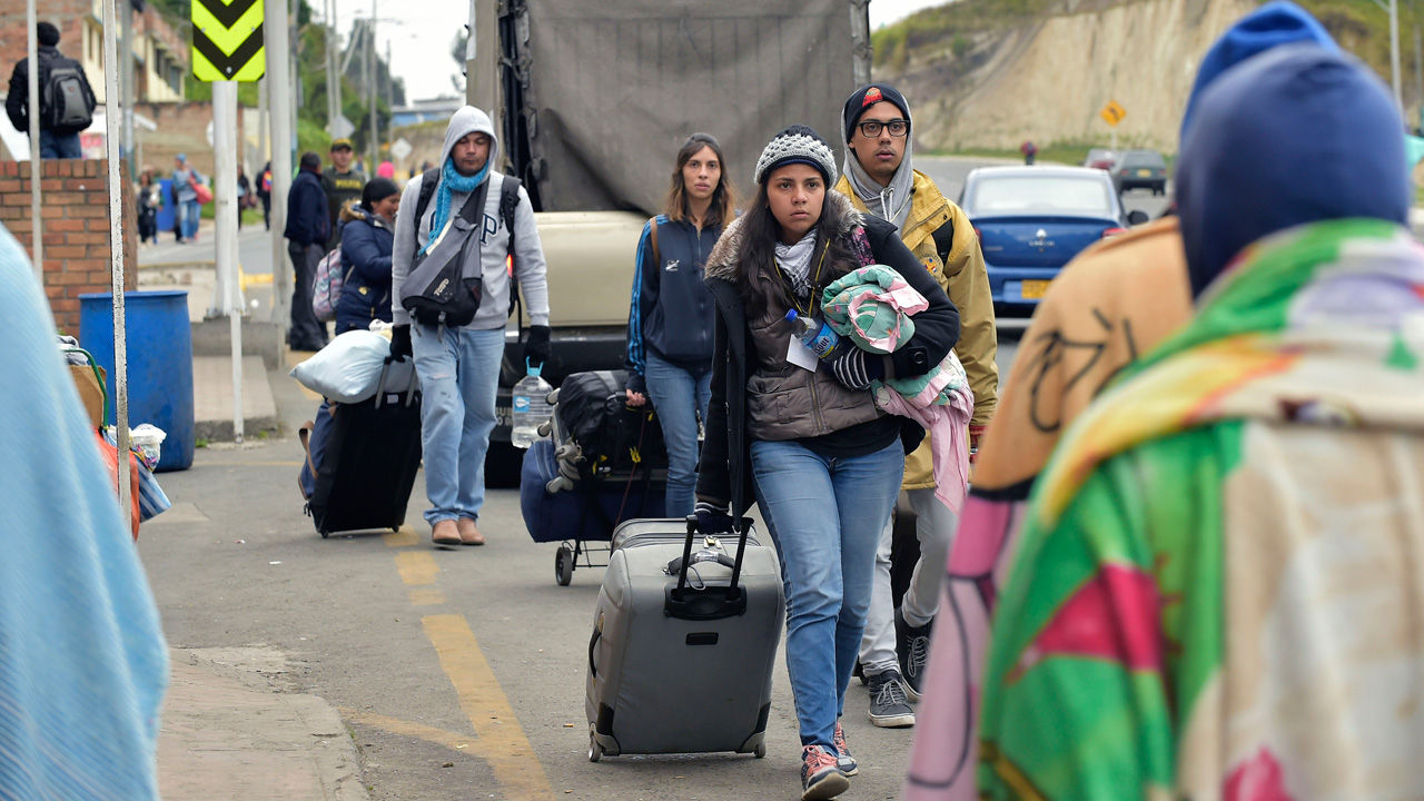 [취재파일] 한 달 월급이 달걀 1.5판? ‥ 베네수엘라 100만% 초인플레이션