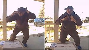 [영상pick] 택배 배송에 '막춤'은 서비스…웃음 전하는 유쾌한 배달원