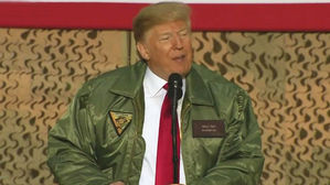 트럼프 이라크행, 이번엔 '모자'가 화근?&hellip;군 중립성 훼손 논란