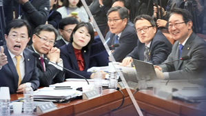 민주 '김태우 저격' vs 한국 '조국 저격'&hellip;치열한 공방