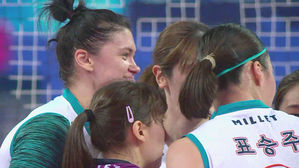 '범실 18개' 스스로 무너진 흥국생명&hellip;GS 칼텍스에 완패