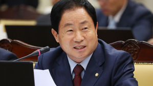 검찰 '노무현 640만 달러 수수 의혹' 고발인 조사