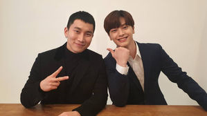 [SBS Star] BTOB Seo Eunkwang Visits Yook Sungjae at Work on His Day Off