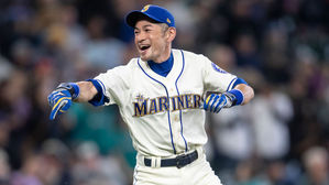 46세 이치로, 첫 MLB 시범경기서 2타점 적시타