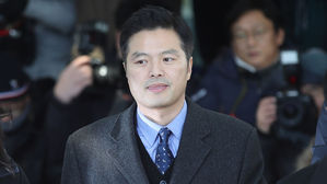 검찰, 김태우 중앙지검 사무실 압수수색&hellip;'첩보유출' 수사 속도