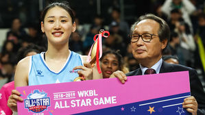 '전설'과 함께한 여자농구 올스타전&hellip;3점포 10개 강이슬 MVP