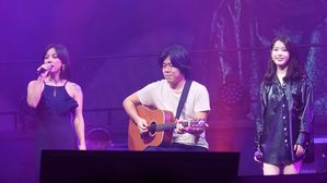 [스브스타] 아이유 콘서트에 깜짝 등장한 이효리-이상순 부부