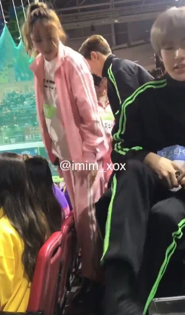 MONSTA X & Weki Meki