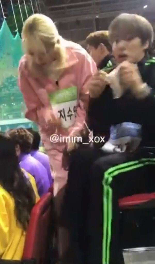 MONSTA X & Weki Meki