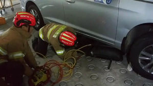 인천 아파트 지하주차장서 택시에 깔린 20대