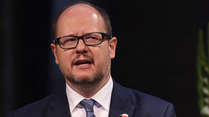 괴한에 습격 당한 폴란드 그단스크 시장 결국 숨져