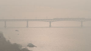 "숨을 못 쉬겠어요"&hellip;최악 미세먼지 공습에 전국이 '잿빛'