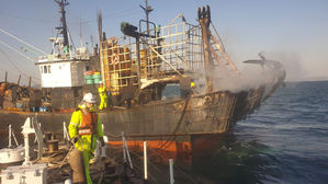 고흥 어선 화재 실종자 2명 중 1명 숨진 채 발견