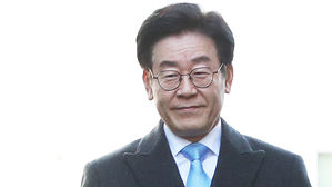 이재명, 김경수 판결에 침묵…"경제·민생에 관심 가져달라"