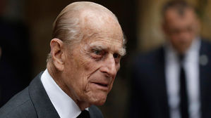 98세 英 필립공, 사고 이틀 만에 또 운전&hellip;안전벨트도 안 매