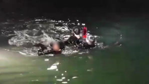 만취 20대, 인천 월미도 앞바다에 뛰어 들어&hellip;해경 구조