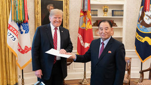 백악관 "트럼프, 김영철 통해 김정은 친서 전달받아"