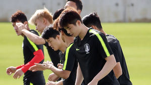 '아! 기성용'&hellip;햄스트링 부상으로 끝내 소속팀 복귀