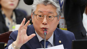 대법, '성추행범 허위 폭로' 조응천 의원 '500만 원 배상' 확정