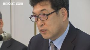 "성폭력 알 수 없었다"는 전명규, 피해자 회유 정황 문자